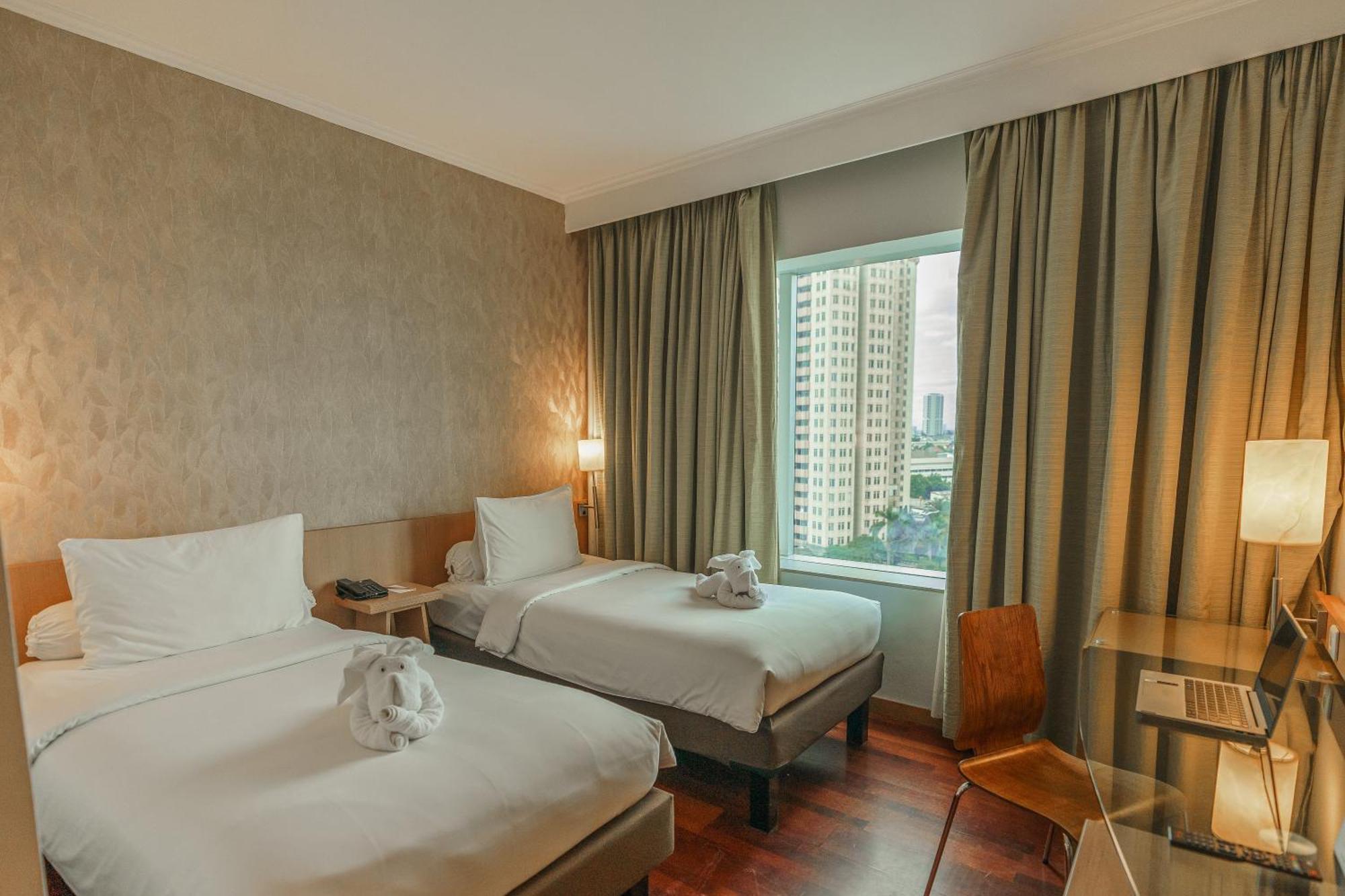 Hotel Kimaya Slipi Jakarta By Harris Extérieur photo