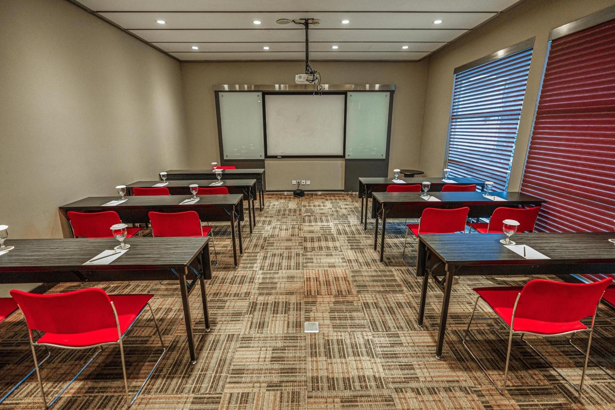 Hotel Kimaya Slipi Jakarta By Harris Extérieur photo