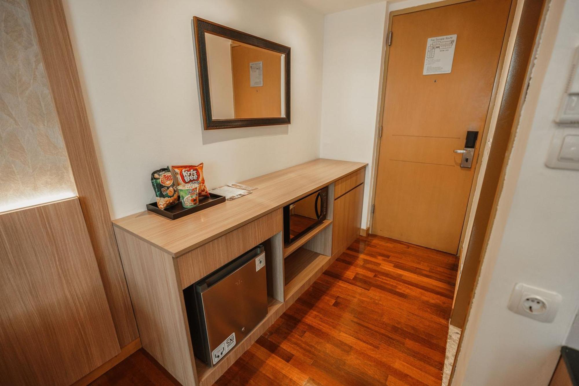 Hotel Kimaya Slipi Jakarta By Harris Extérieur photo